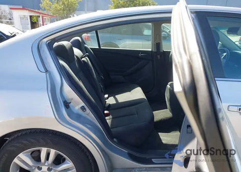 2010 Nissan Altima 2.5 S z USA, uszkodzony, nr VIN 1N4AL2AP9AN458813